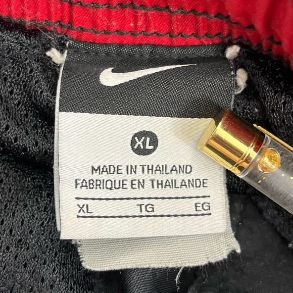 Vintage Nike Black Red White Lined Swim Board Shorts Embroidered Log XL - Picture 8 of 8